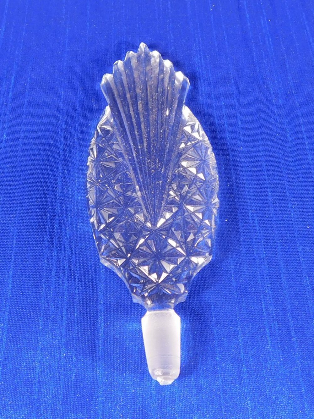 Clear Glass Fan Shaped Stopper